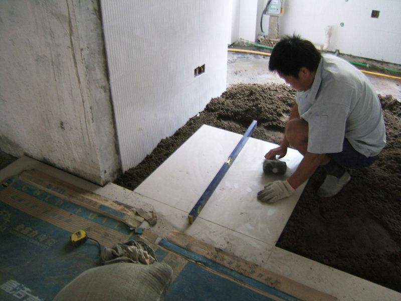 瓷磚怎樣貼更好？看專業(yè)泥工給的14條鋪貼建議！