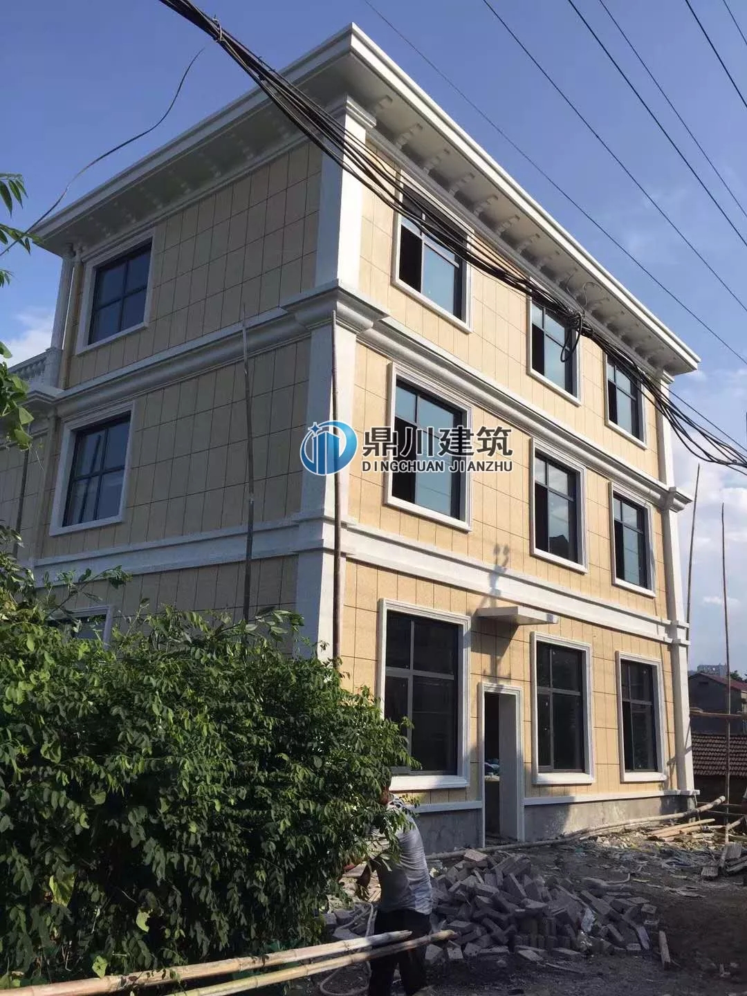 【案例】農村建房火爆的三層帶露臺簡歐小別墅，看了案例都想蓋！