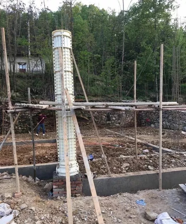 農村自建房巧用羅馬柱，讓房子高端大氣還不貴！