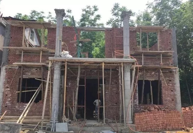 農村自建房巧用羅馬柱，讓房子高端大氣還不貴！
