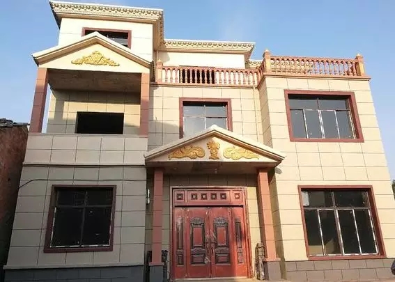 【自建房案例】網友30萬蓋三層自建房，建成效果讓鄰居紛紛仿建！