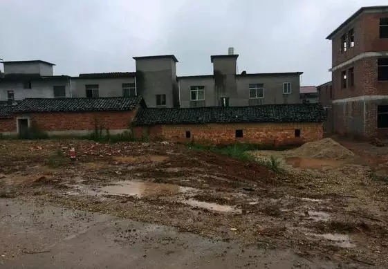 【自建房案例】網友30萬蓋三層自建房，建成效果讓鄰居紛紛仿建！