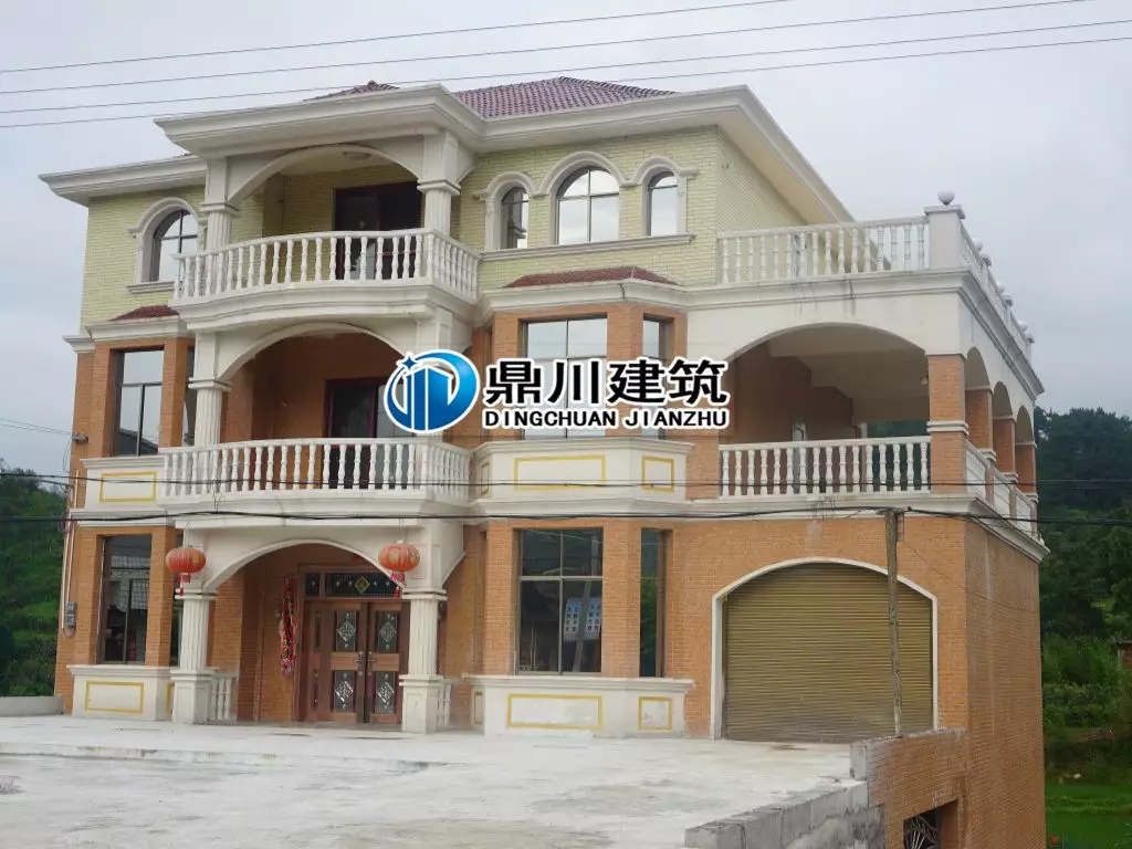 農村自建房巧用羅馬柱，讓房子高端大氣還不貴！