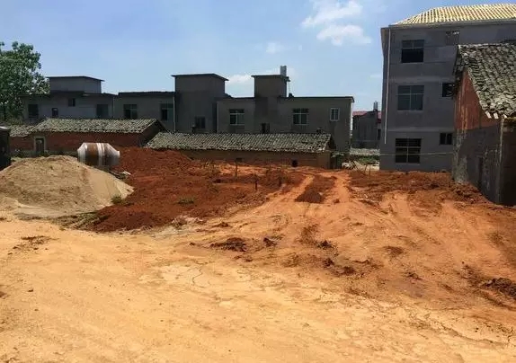 【自建房案例】網友30萬蓋三層自建房，建成效果讓鄰居紛紛仿建！