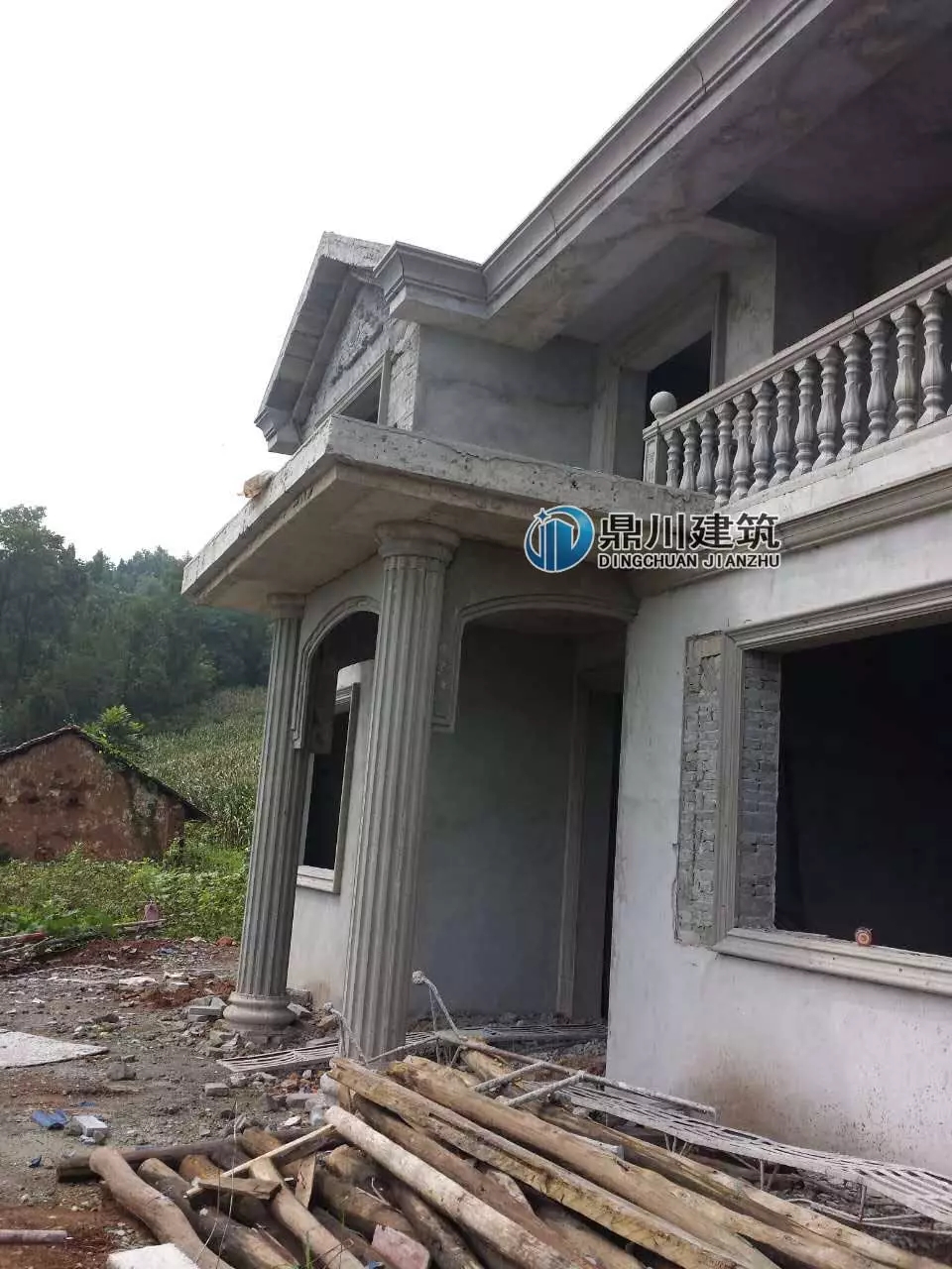 主體37萬的二層自建房設計，實拍美到爆，配上歐式構件更有檔次！